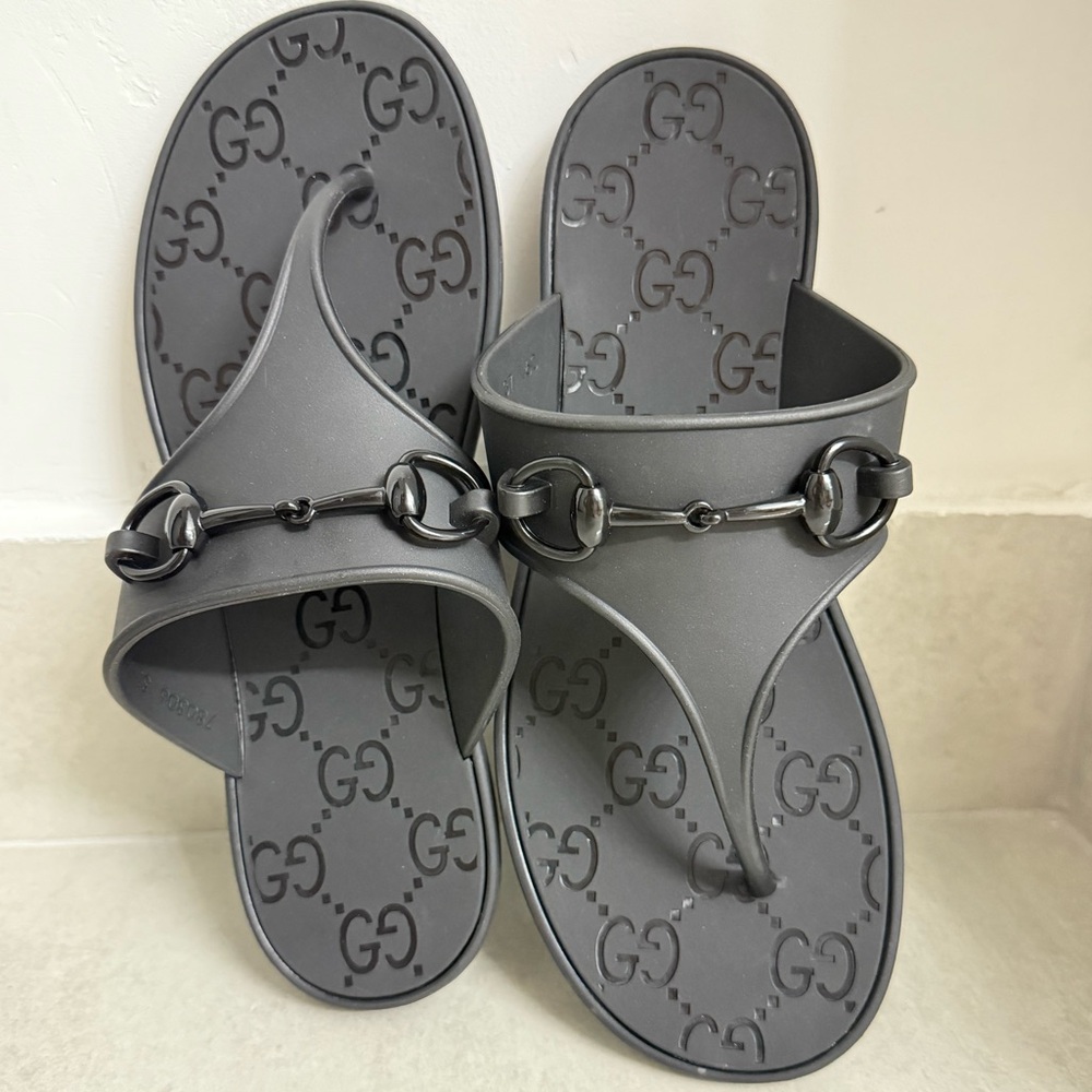 GUCCI sandals with horse bit detail -Black-  size 37